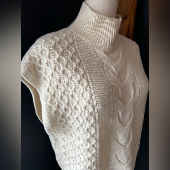 United Colors of Benetton wool sweater. Size XS-S - Picture 5 of 9